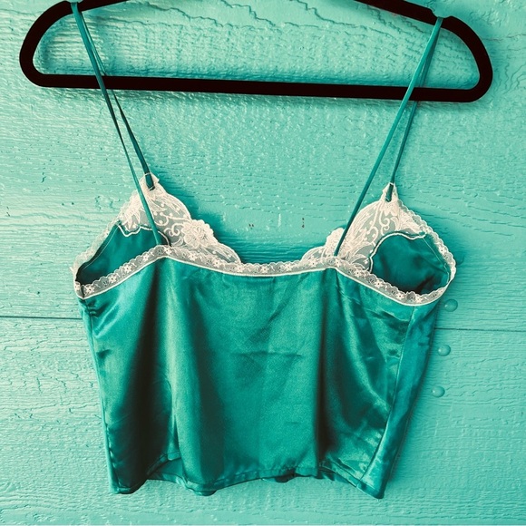 1980’s GREEN SATIN AND IVORY LACE CAMI BUTTON FRONT TOP PEARLS SIZE MEDIUM - Picture 6 of 7